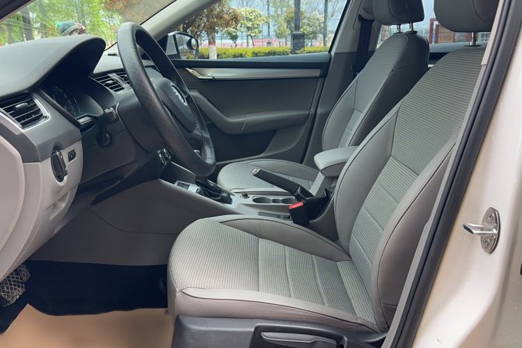 Used Skoda Octavia 2015 1.6L Automatic Yijie Edition Left Front Seat