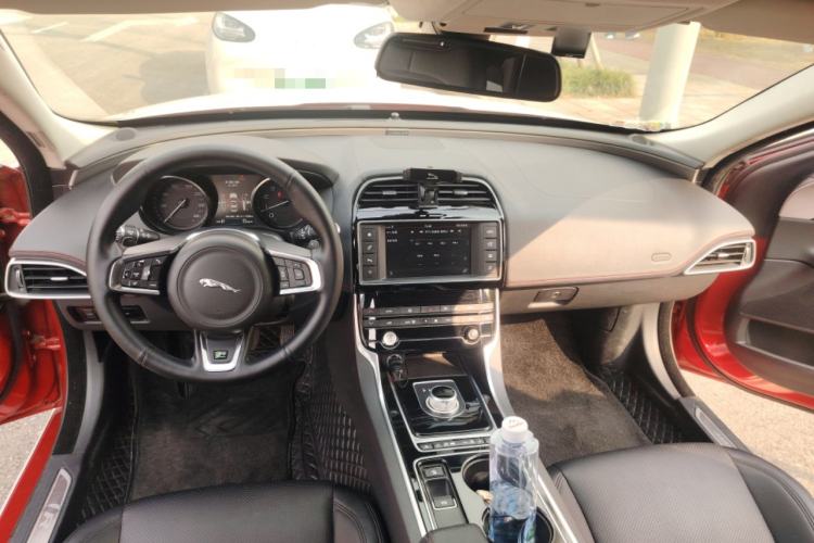 Used Jaguar XE 2015 2.0T 200 PS R-Sport