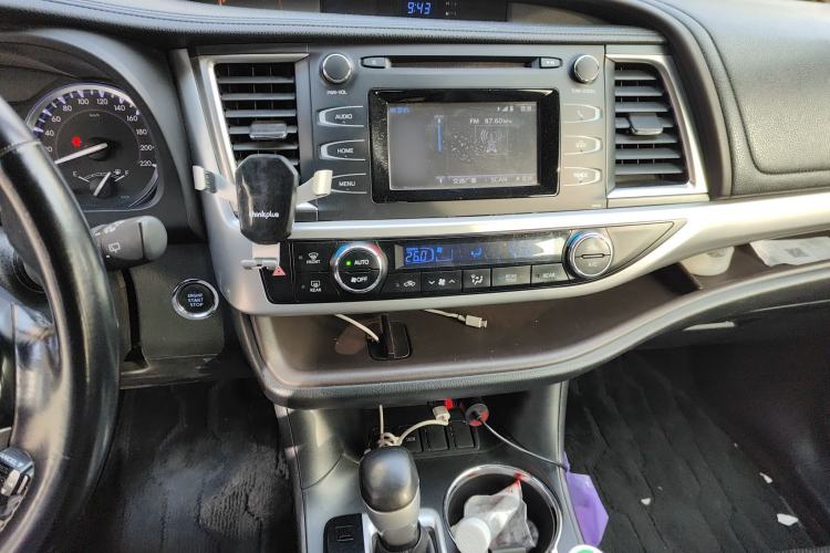 Used Toyota Highlander 2015 2.0T Two-Wheel Drive Luxury Edition 7 Seats
