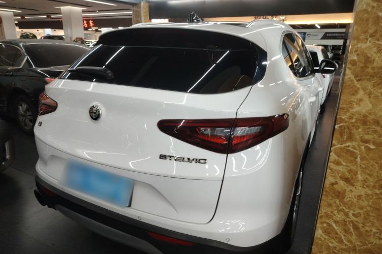 Used Alfa Romeo Stelvio 2017 2.0T 200HP Luxury Edition