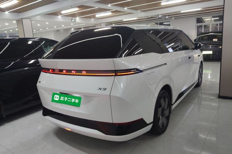 Used XPeng X9 2024 610 Long-Range Pro Rear Right 45 Deg