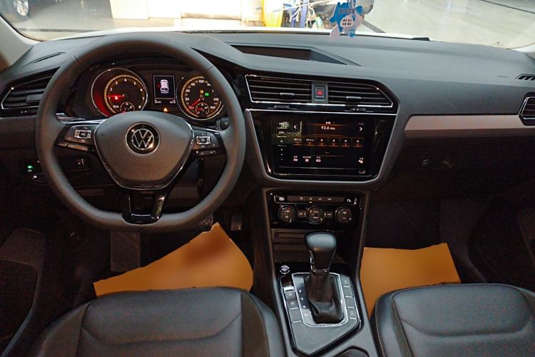 Used Volkswagen Tiguan L 2021 330TSI Automatic Two-Wheel Drive Smart Edition
