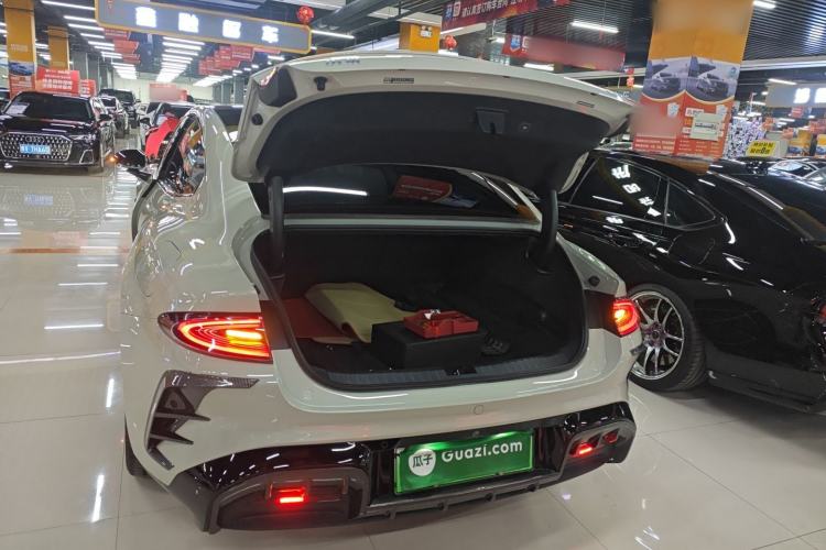 Used Xiaomi Auto SU7 2024 Four-Wheel Drive Ultra-Long Range Advanced Intelligent Driving Max Edition
