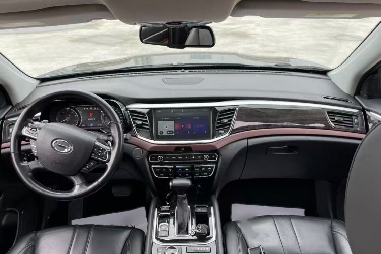 Used GAC Trumpchi GS8 2017 320T Four-Wheel Drive Luxury Smart Connectivity Version (7 Seats) Interior 2