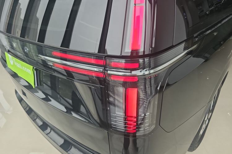 Used Volvo EM90 2025 Ultra Six-Seater Exterior 3