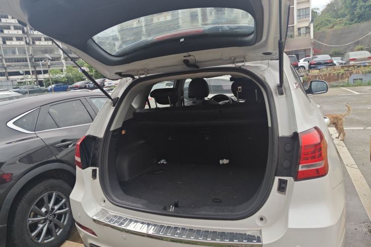 Used Haval H2 2017 Red-Label 1.5T Manual Two-Wheel-Drive Elite Model Trunk