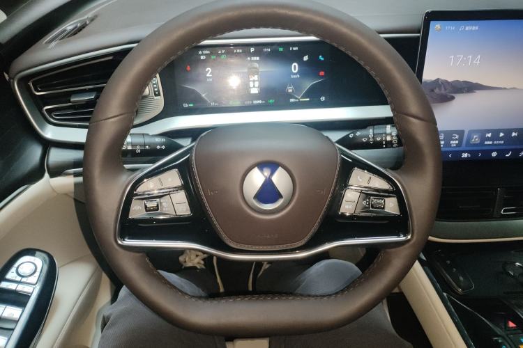 Used Denza D9 2024 DM-i 980 Four-Wheel Drive Prestige Model
