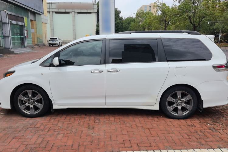 Used Toyota Sienna 2016 3.5L Two-Wheel Drive 7-Seater Parallel Import