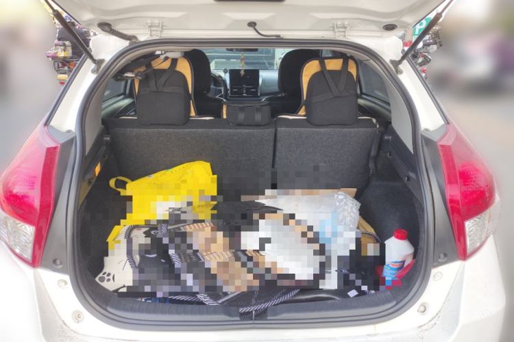 Used Toyota YARiS L Zhi Xuan 2015 1.5E Automatic Charm Edition
