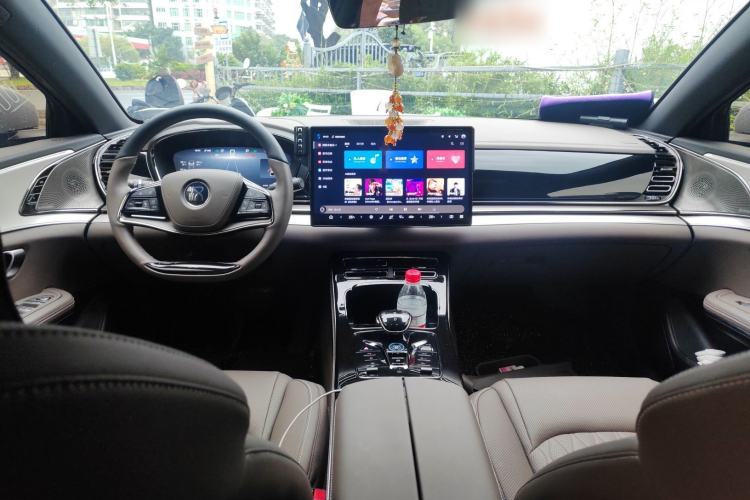 Used BYD Han 2025 DM-i 125KM Prestige Model
