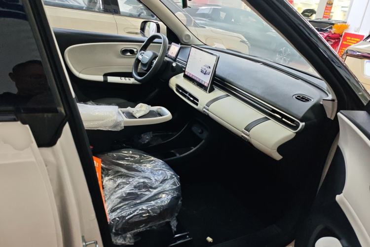 Used Dongfeng NAMMI 01 2024 New Edition 330 Air Right Front Seat