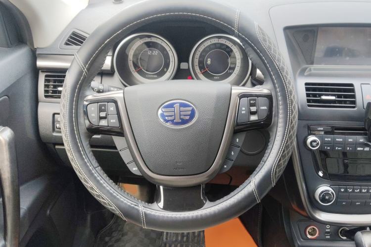 Used Bestune X80 2013 2.0L automatic comfort version Steering Wheel