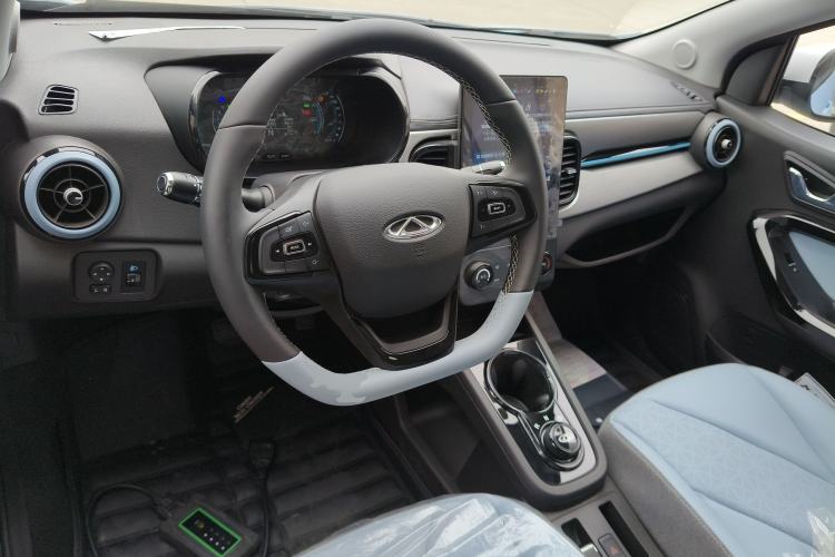 Used Chery QQ Little Ant 2024 Edition Youth Version 251km True Love Edition 25.05 kWh Center Console