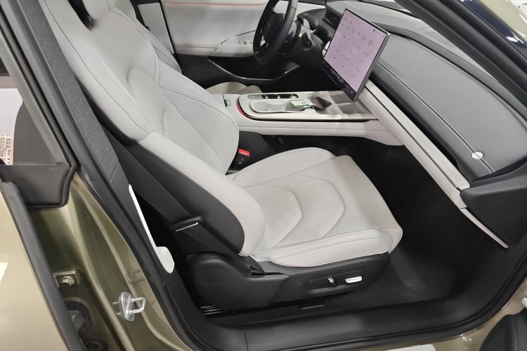 Used Xiaomi Auto SU7 2024 Rear-Drive Long-Range Intelligent Driving Version Right Front Seat