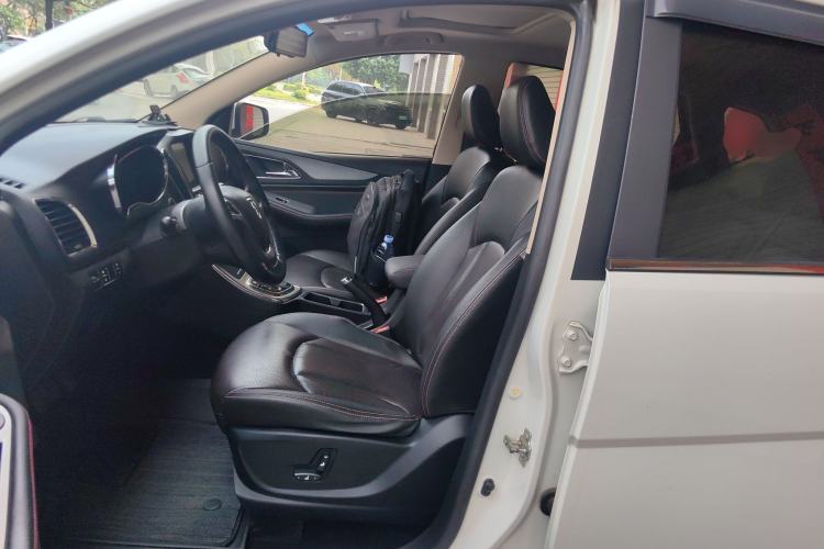 Used Baojun 560 2016 1.8L iAMT Luxury Model