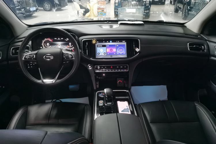 Used GAC Trumpchi GS8 2020 390T Two-Wheel Drive Luxury Smart Connectivity Version (7 Seats) Center Console