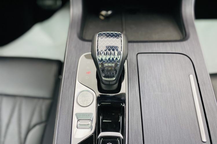 Used GAC Trumpchi GS8 2024 Linghang Series 2.0 TGDI Two-Wheel Drive Luxury Smart Connectivity Version Interior 10