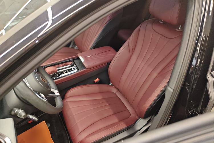 Used Hongqi H5 2025 2.0T Automatic Xuan Ying Edition
