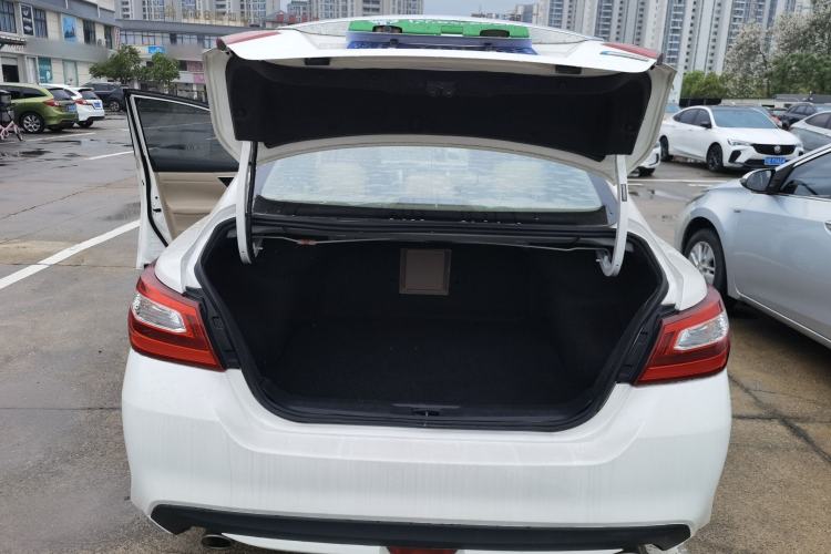 Used Nissan Teana 2016 2.0L XE Fashion Edition Trunk