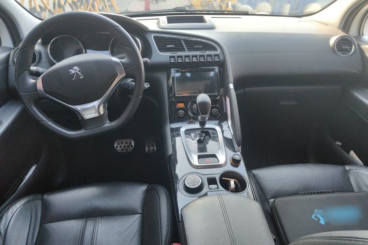 Used Peugeot 3008 2015 1.6THP Automatic Prestige Edition Center Console