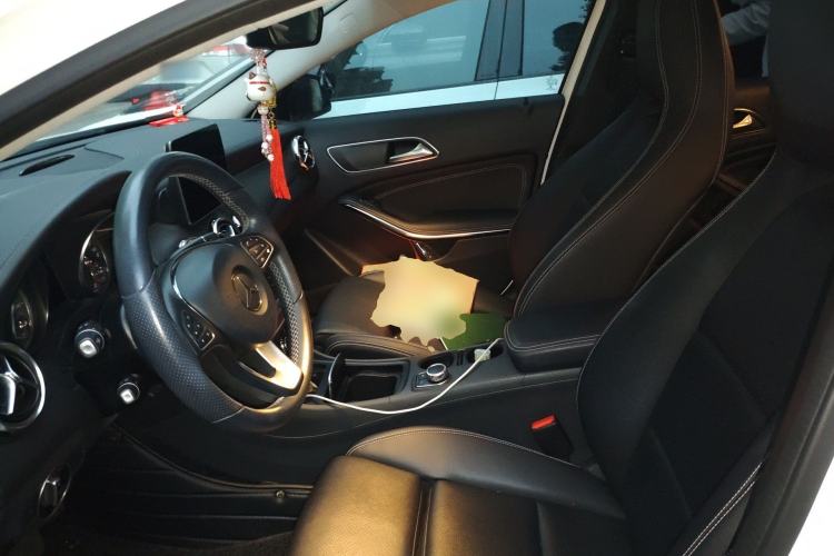 Used Mercedes-Benz GLA 2018 GLA 220 4MATIC Sport Edition Left Front Seat