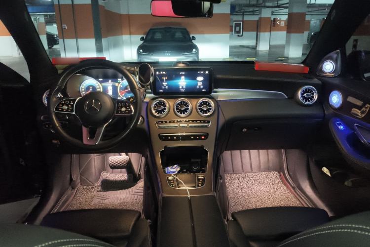 Used Mercedes-Benz GLC 2021 GLC 260 L 4MATIC Luxury Model Center Console