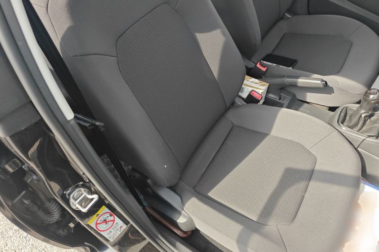 Used Volkswagen Santana 2015 1.6L Manual Fashion Edition Right Front Seat