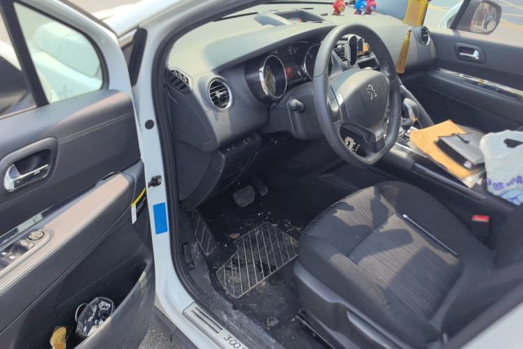 Used Peugeot 3008 2013 2.0L Automatic Classic Edition
