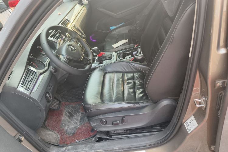 Used Volkswagen Passat 2017 280TSI DSG Luxury Edition Left Front Seat