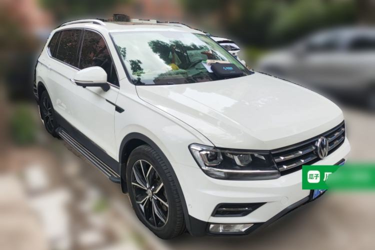 Used Volkswagen Tiguan L 2020 330TSI Automatic Two-Wheel Drive Smart Luxury Edition China VI Standard Front Right 45 Deg
