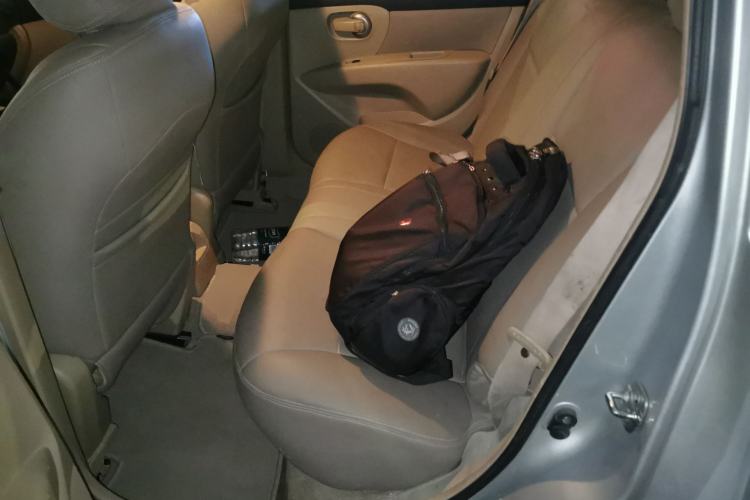 Used Nissan Livina 2013 1.6XE Manual Comfort Edition