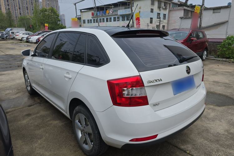 Used Skoda Rapid Spaceback 2016 Revised Version 1.6L Automatic Front-Drive Edition Exterior 2
