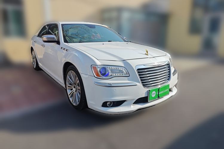 Used Chrysler 300C 2013 3.6L Luxury Edition
