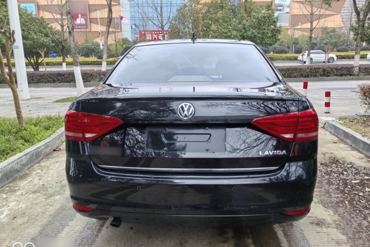 Used Volkswagen Lavida 2015 1.6L Automatic Comfort Edition
