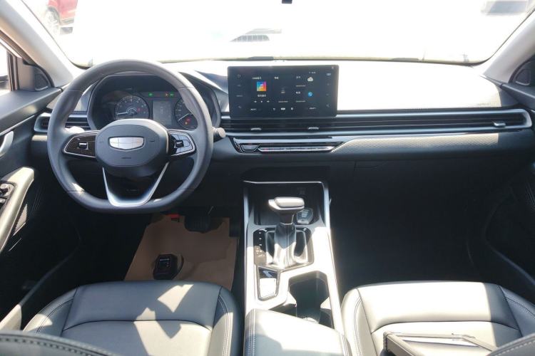 Used Geely Auto Emgrand 2025 4th Generation 1.5L CVT Starry Edition Center Console