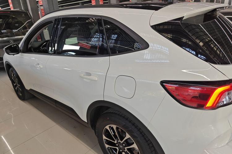 Used Ford Escape 2020 EcoBoost 245 Two-Wheel-Drive Comfort Edition
