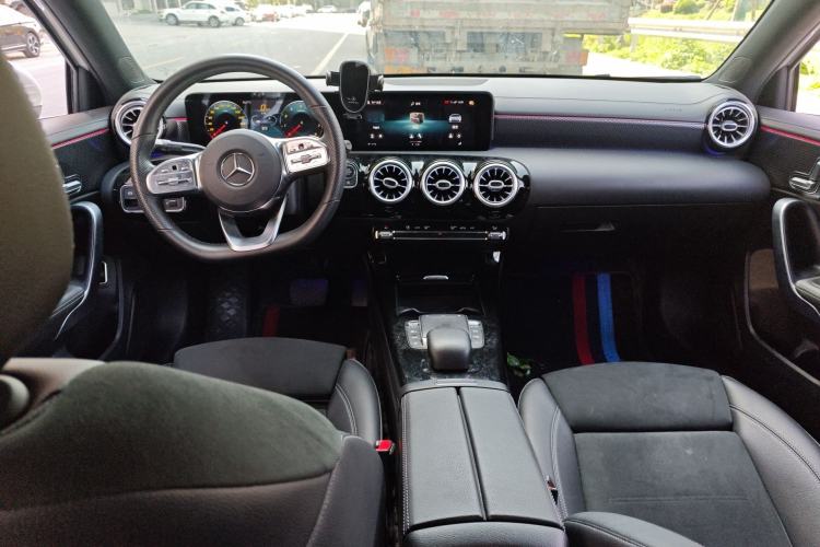 Used Mercedes-Benz A-Class 2020 Restyled A 200 L Sport Sedan Fashion Version
