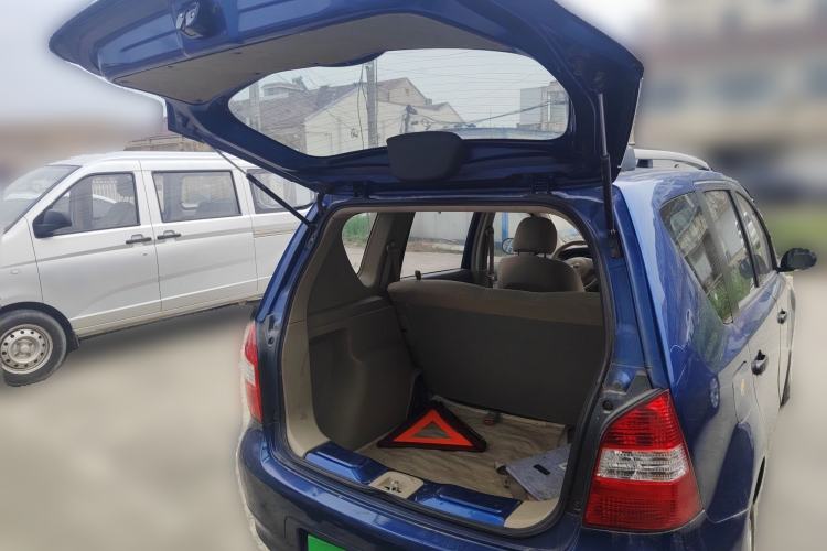 Used Nissan Livina 2010 Jingyue Edition 1.6L Manual All-Around Model
