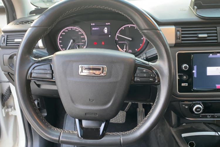 Used Qoros 3 2017 Urban SUV 1.6T Automatic Zhiyue Model
