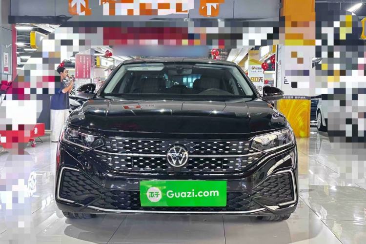 Used Volkswagen Passat 2025 Outstanding Model 330TSI Starry Elite Edition Exterior 1