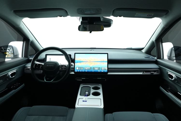 Used AION Y 2024 Younger