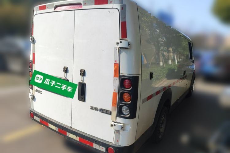 Used JMC E-Roadrunner 2023 E630 Van Base Model 41.86 kWh
