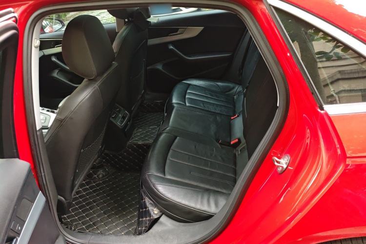 Used Audi A4L 2018 30th Anniversary Edition 40 TFSI Fashion Model Left Rear Seat