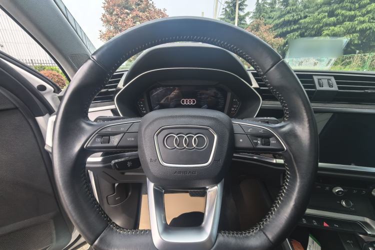 Used Audi Q3 2020 35 TFSI Fashion Dynamic Model