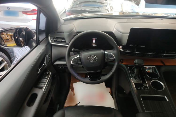 Used Toyota Granvia 2022 2.5L Hybrid Prestige Edition