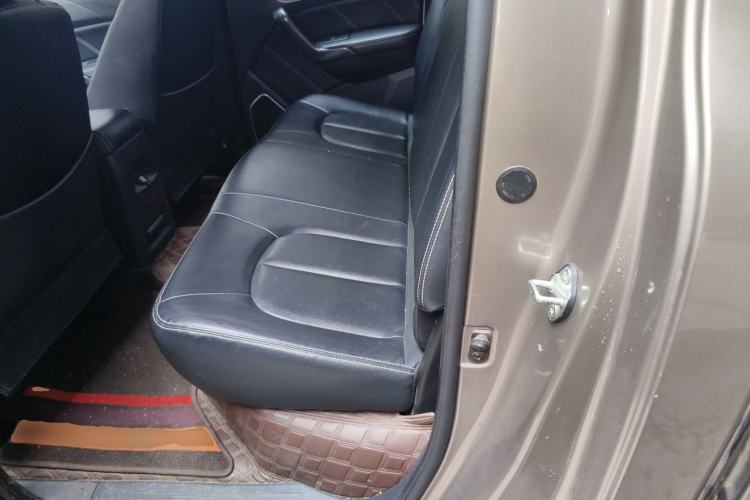 Used JMC Yuhu 7 2020 2.0T Diesel Manual Two-Wheel Drive Comfort Edition Short Wheelbase China VI Standard JX4D20A6L Left Rear Seat