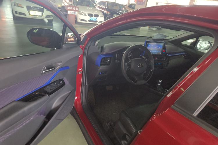 Used Toyota IZOA 2020 2.0L Yichi Version
