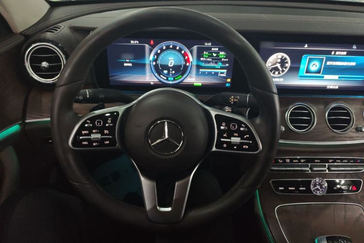 Used Mercedes-Benz E-Class 2019 E 260 L
