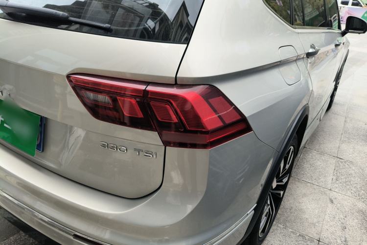 Used Volkswagen Tiguan L 2021 330TSI Automatic Two-Wheel Drive R-Line Enhanced Edition Right Rear Taillight