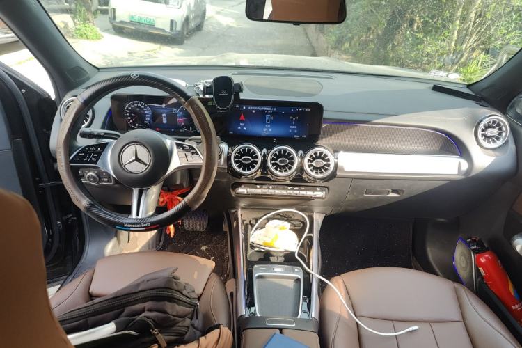 Used Mercedes-Benz GLB 2023 Refreshed GLB 200 Dynamic Edition Center Console